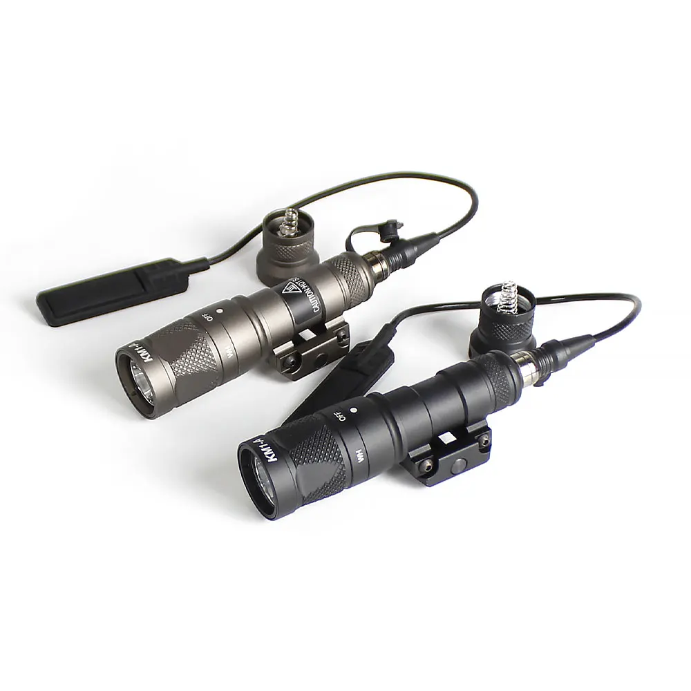 Linterna SOTAC M300V en modo blanco