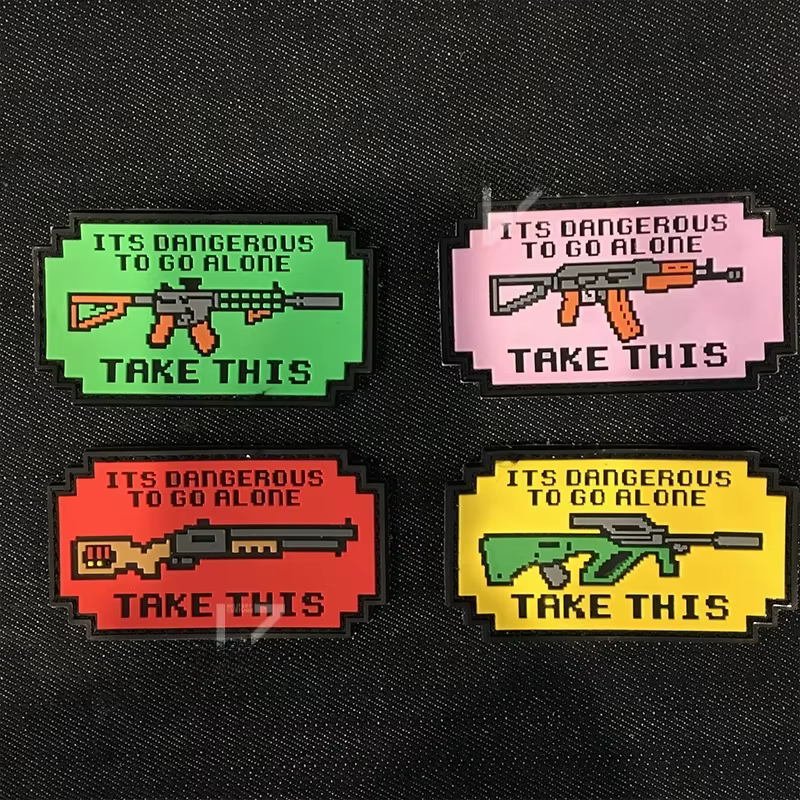 Parche moral PVC AUG Es peligroso ir solo – Compatible MOLLE