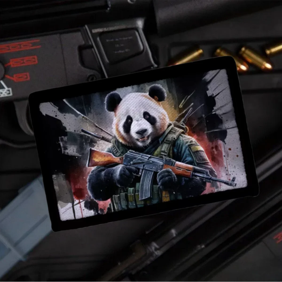 Parche táctico Panda AK47 en detalle de gancho y bucle