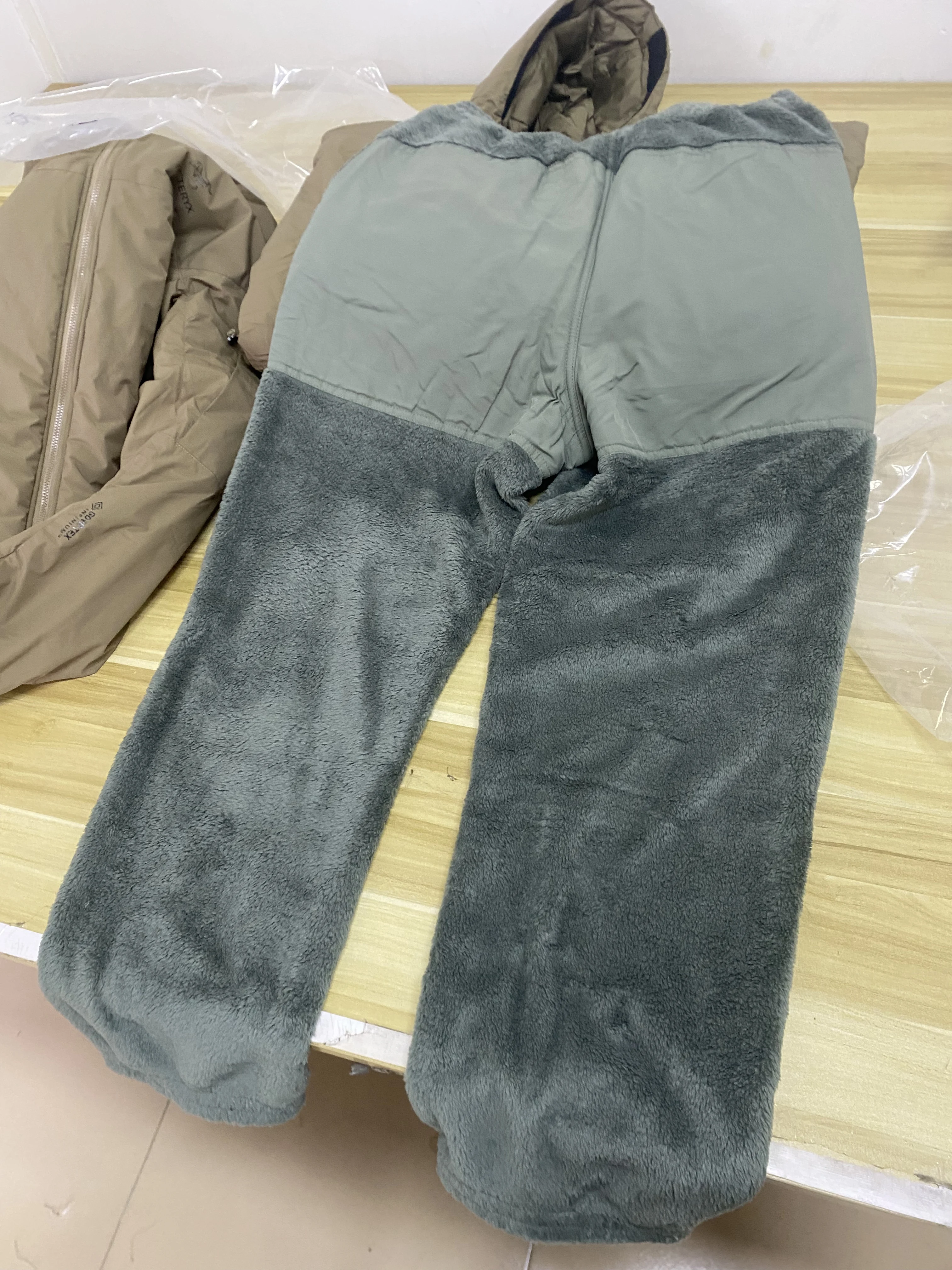 Pantalón M65 ECWCS polar térmico cortaviento americano - imagen 3