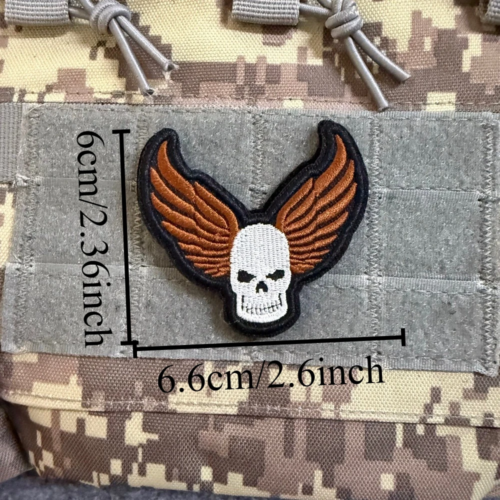 Parche Táctico Bordado Calavera Voladora Gótica para Chaqueta - imagen 4
