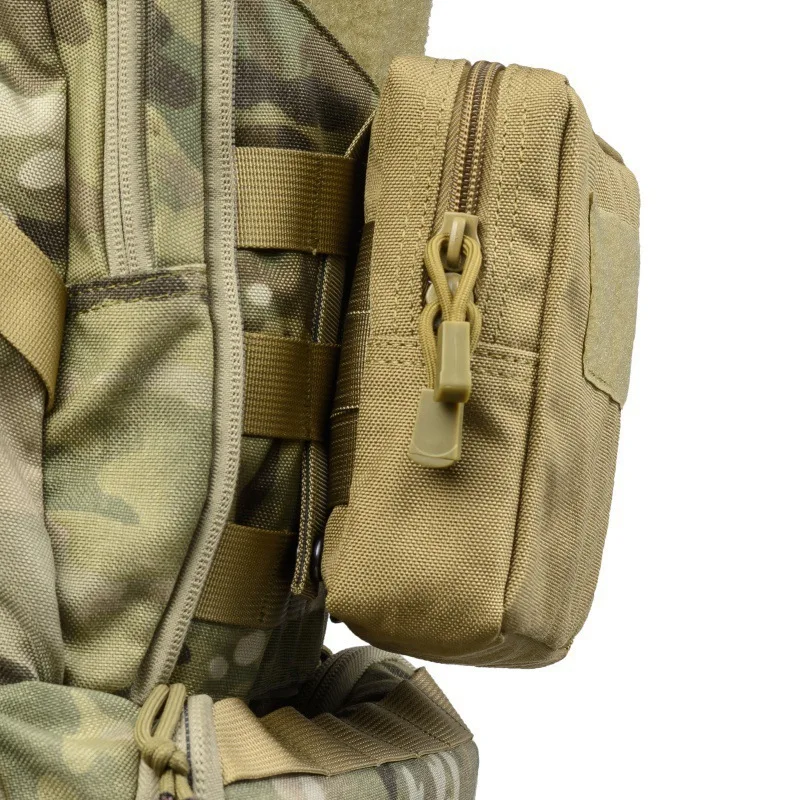 Bolsa Molle acoplada a equipo táctico