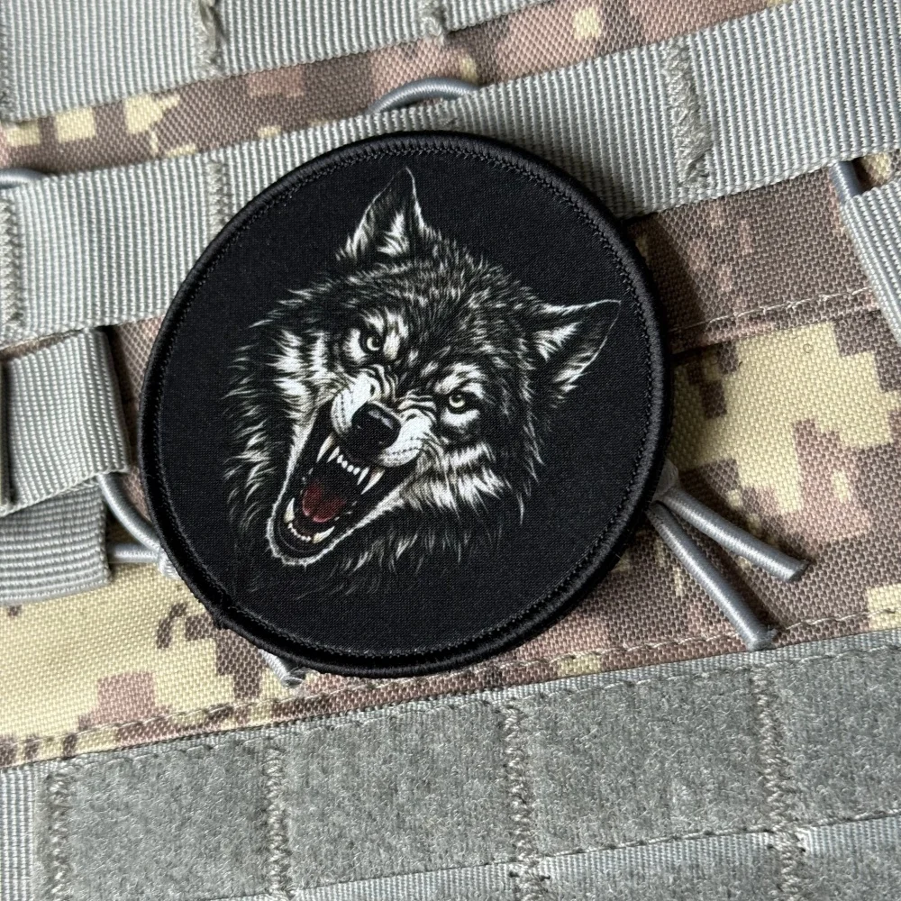 Parche táctico morale lobo chevron velcro para mochila - imagen 2