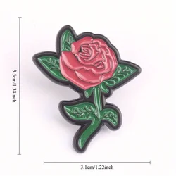 Pin de esmalte flor Crimson Bloom hiperrealista con detalles botánicos