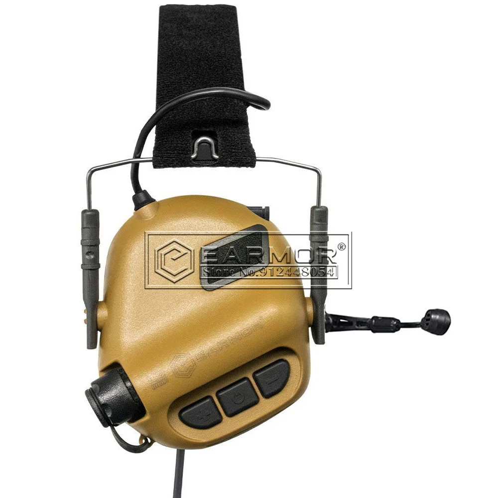 Auriculares tácticos en uso