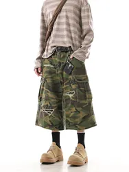 Bermudas tácticas camuflaje con parches desgastados hombre