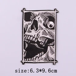 Parche bordado fusible calavera punk para planchar en ropa táctica