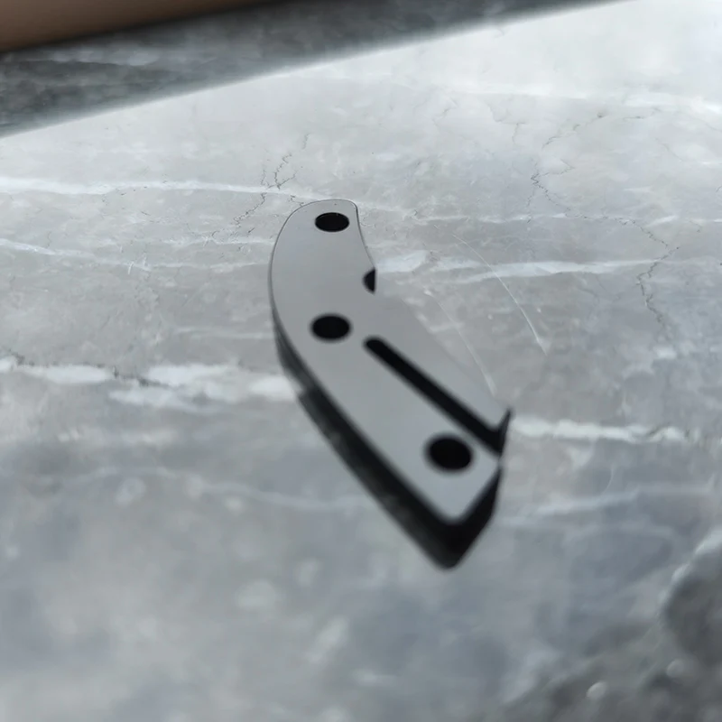 Espaciador trasero de titanio compatible con Spyderco Delica 4 - imagen 2