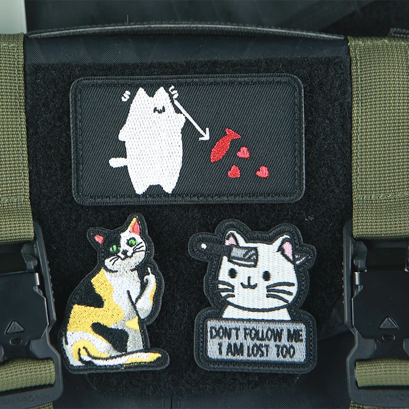 Parche gato bordado con velcro y tres flores - accesorio táctico - imagen 3