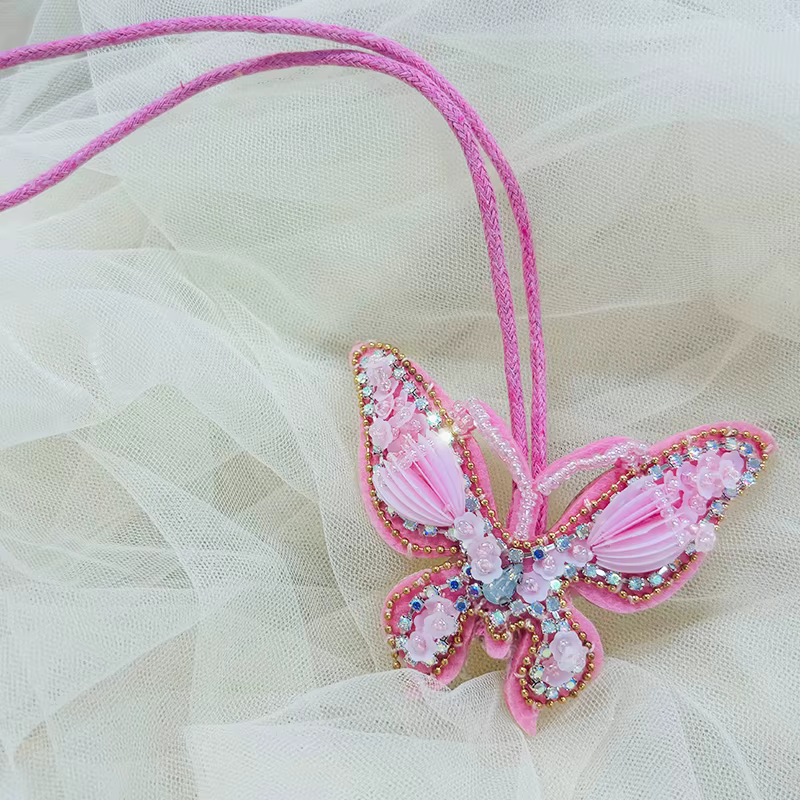 Parche decorativo 3D strass – Árbol coco y mariposa artesanal - imagen 2