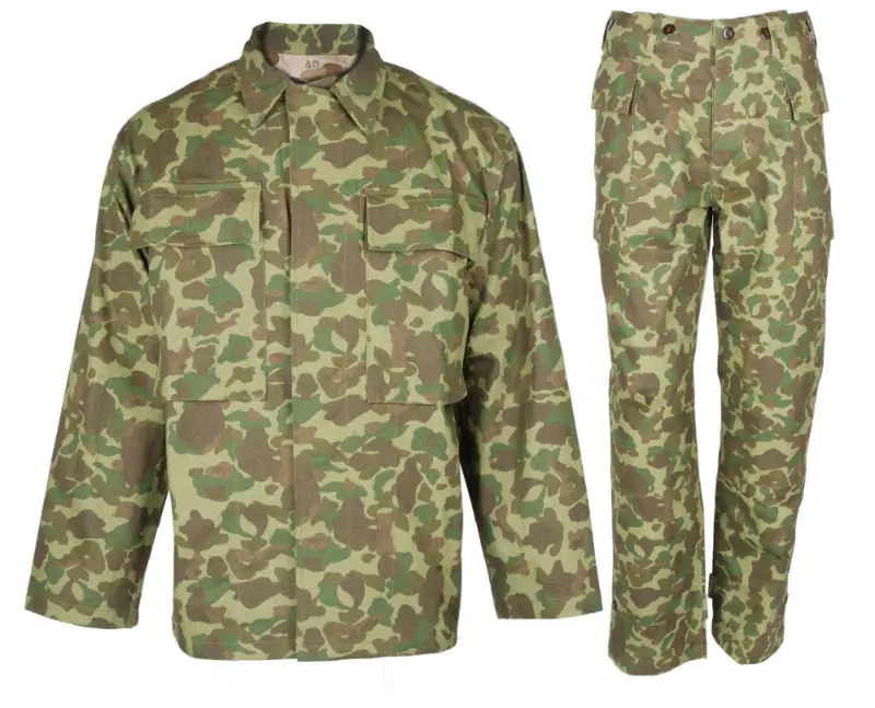 Detalle del uniforme estilo P42 HBT