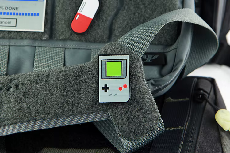 Compatibilidad con diferentes prendas y accesorios