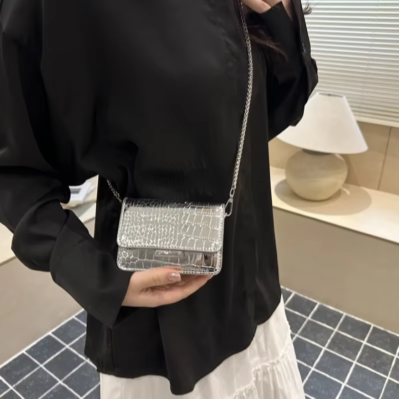 Bolso bandolera cuadrado pequeño con cadena rombo elegante - imagen 4