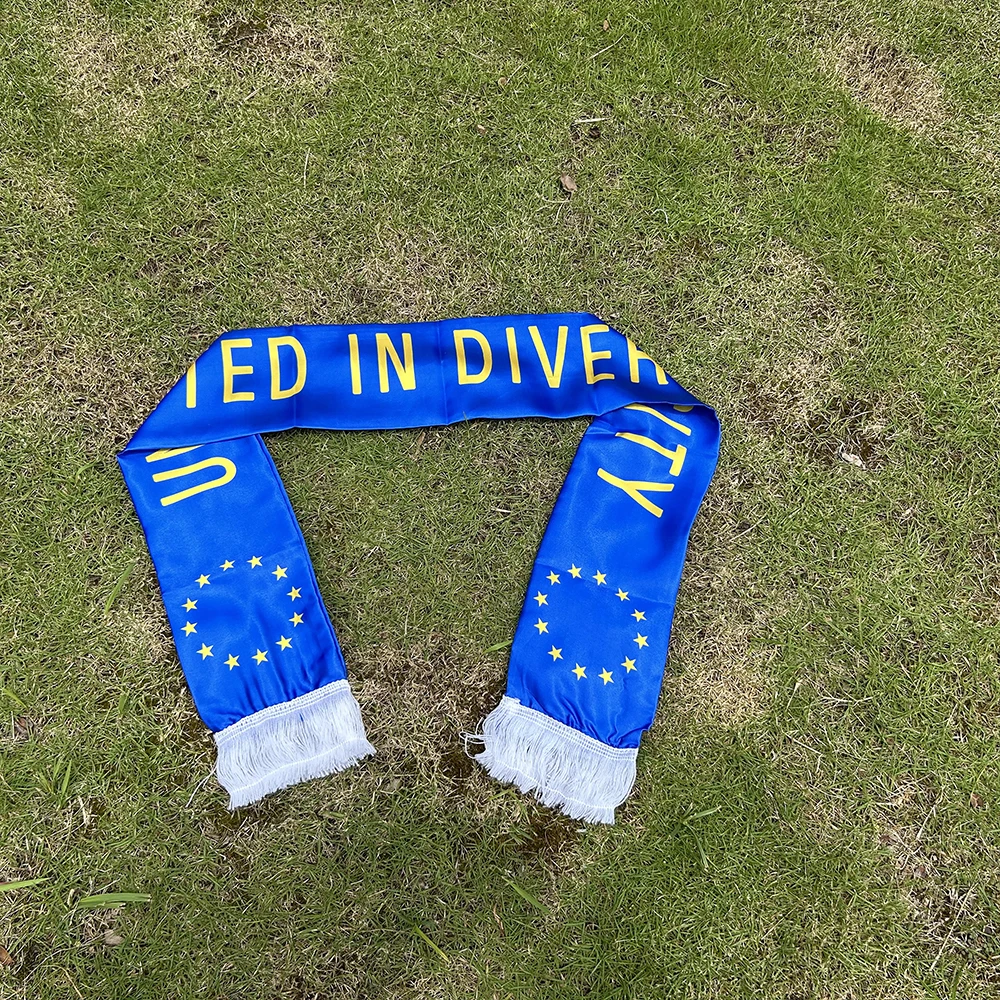 Bufanda satén bandera UE doble cara frase Unidos en la diversidad - imagen 3