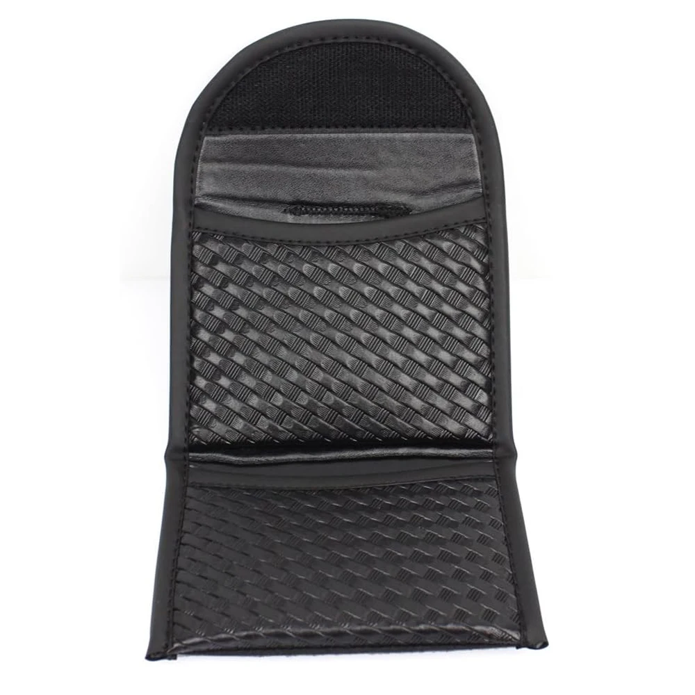 Detalle de bolsillos para guantes