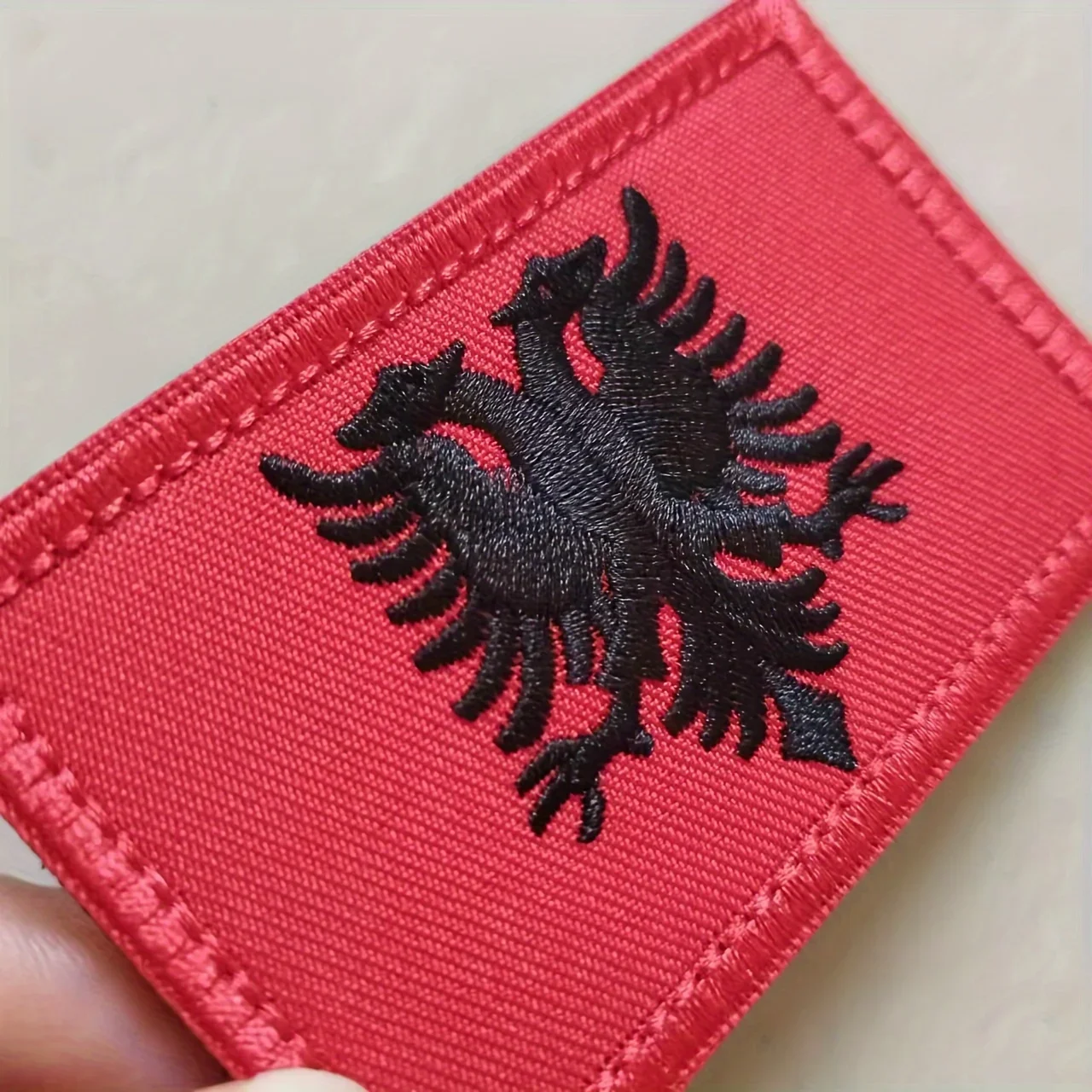 Parche táctico bordado bandera de Albania con velcro para uniforme - imagen 4