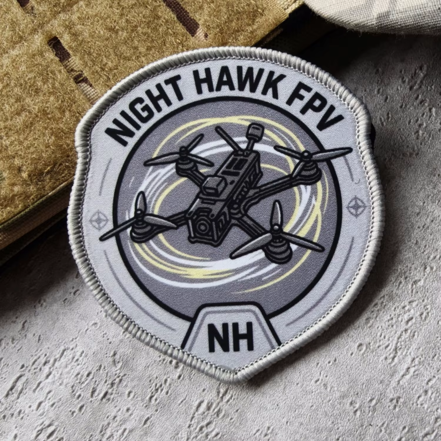 Parche Táctico Velcro Dron FPV Night Hawk – Bordado para Chaleco - imagen 4