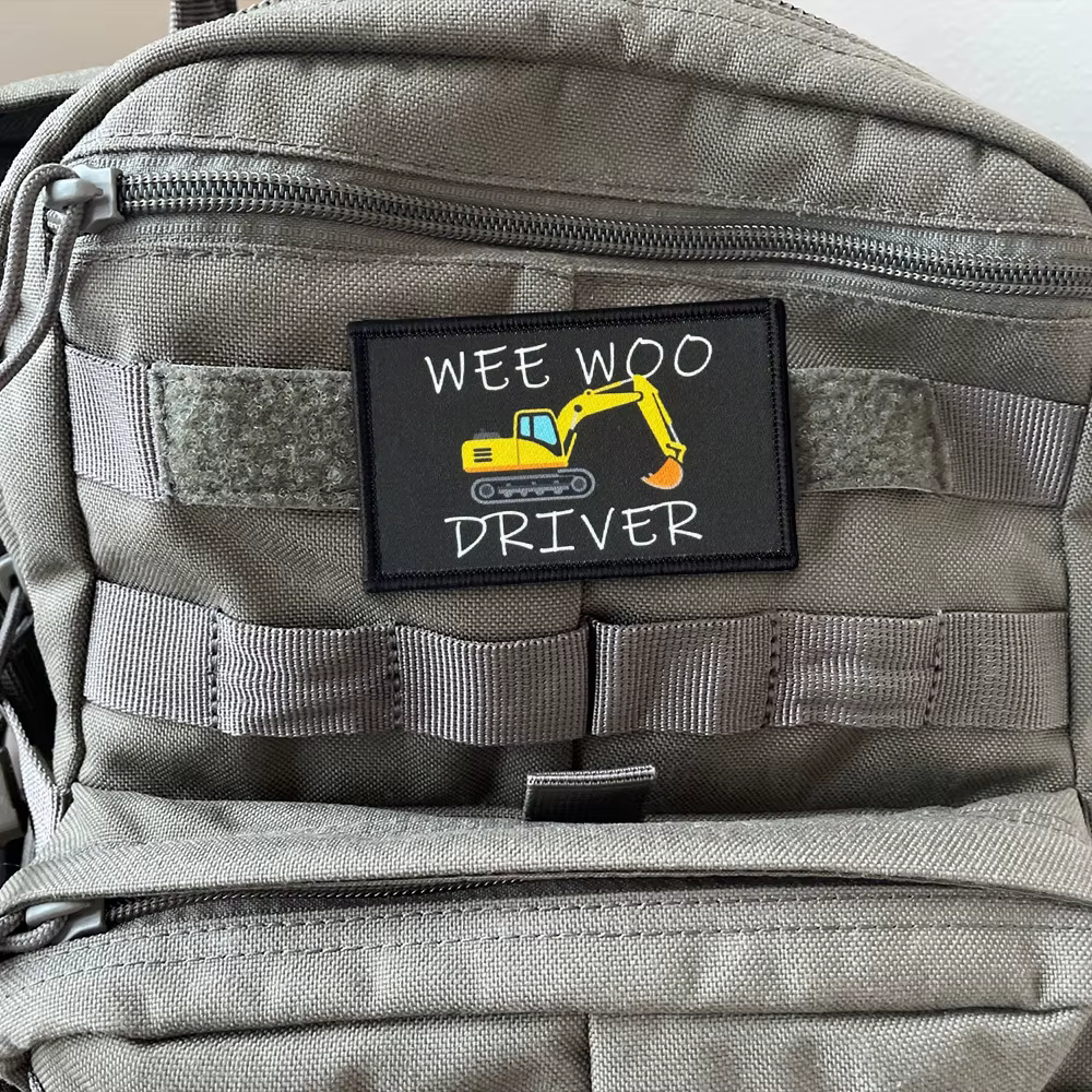 Parche táctico con diseño llamativo