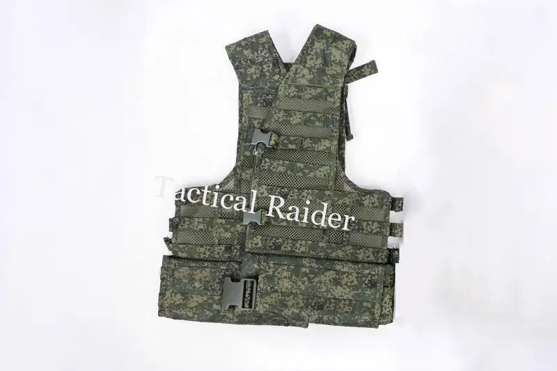Chaleco táctico en uso con accesorios