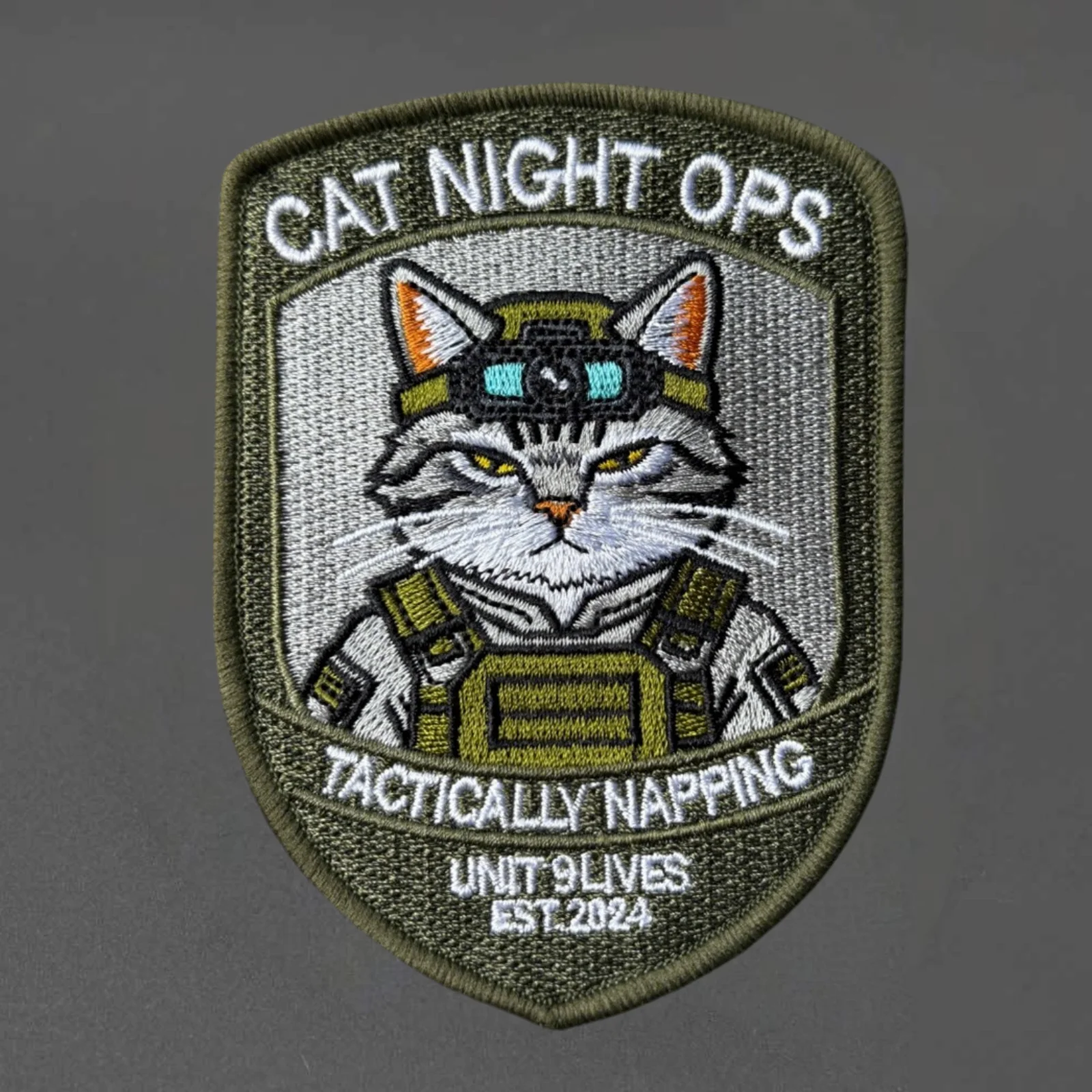 Parche táctico bordado Cat Night Ops con velcro - imagen 2