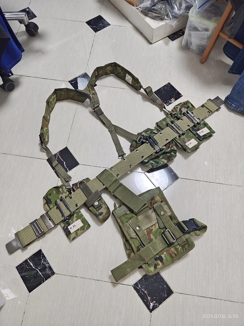 Cinturón táctico japonés con bolsillos para cargadores y herramientas - imagen 5