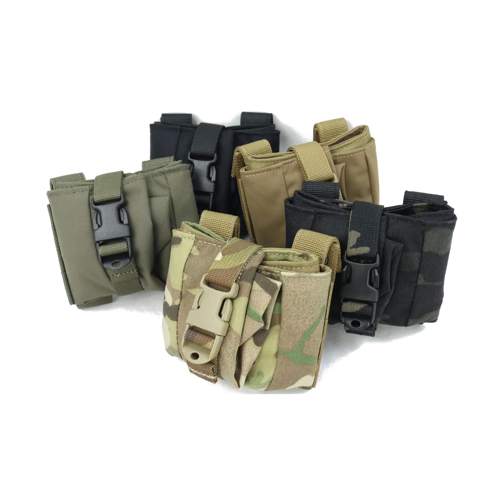 Bolsa enrollable en camuflaje sobre sistema táctico