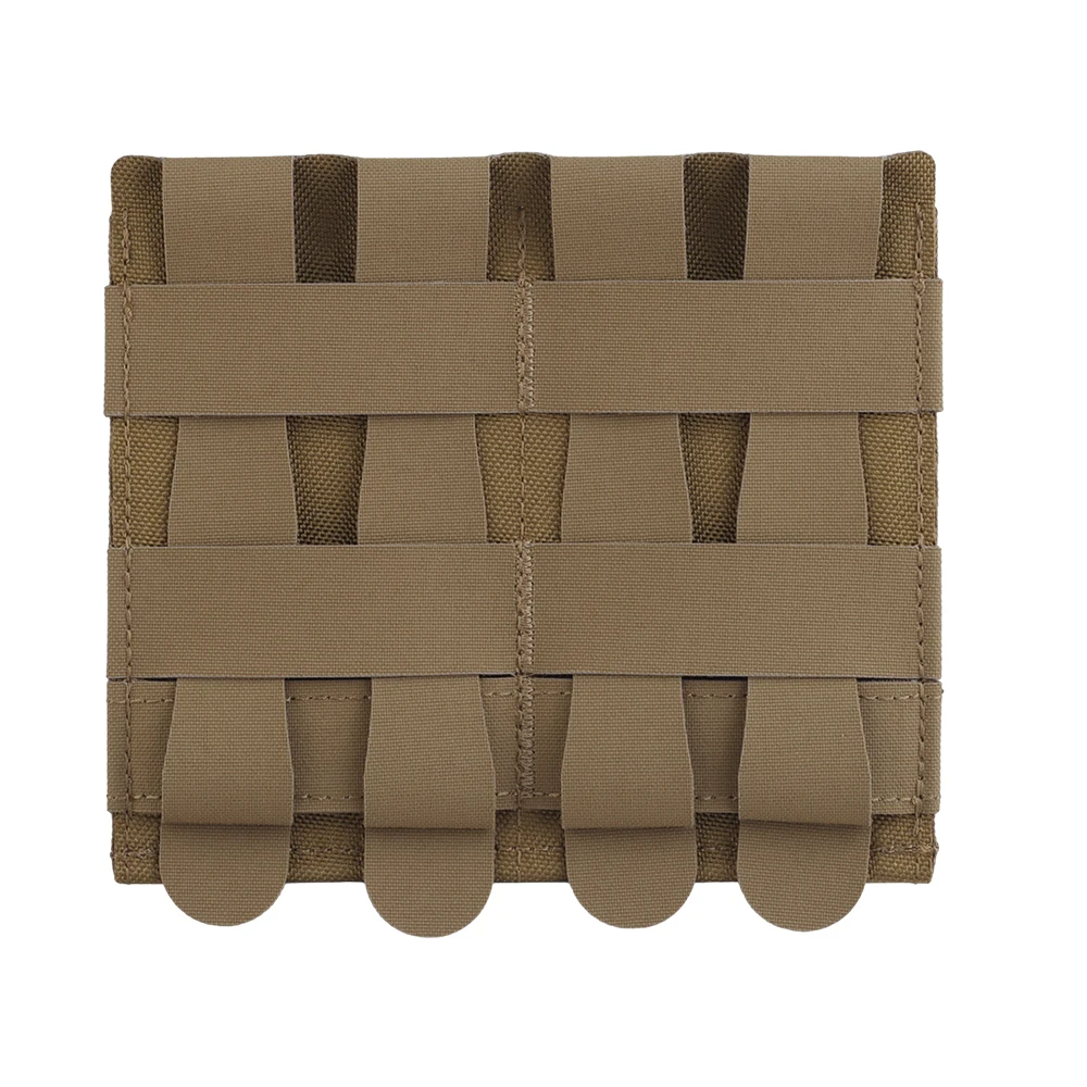 Detalle de las correas MOLLE y la fijación