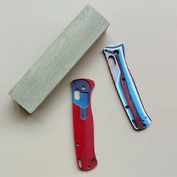 Benchmade Bugout 535: Cachas G10 azul, rojo y blanco para reemplazo