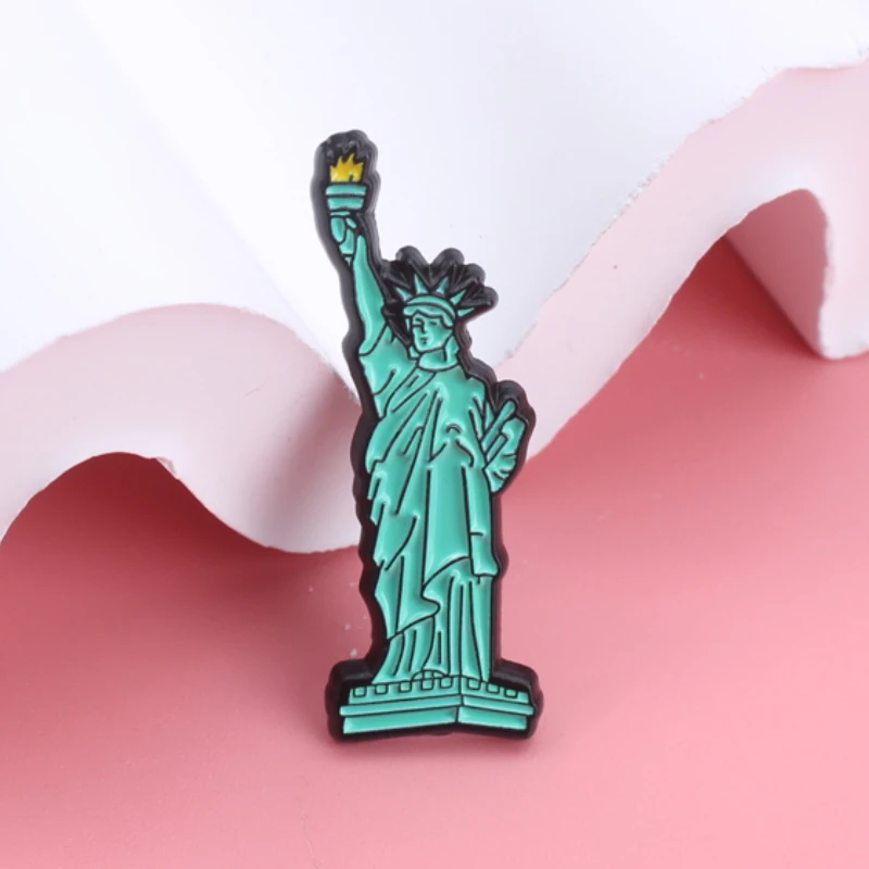 Insignia pin esmalte duro estatua de Nueva York para chaqueta - imagen 3