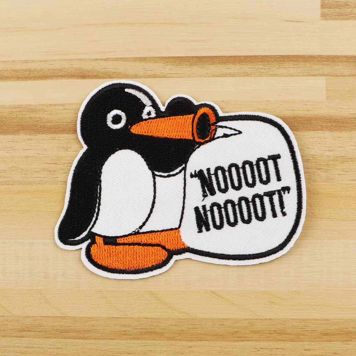 Parche bordado termoadhesivo pingüino para planchar en ropa - imagen 4