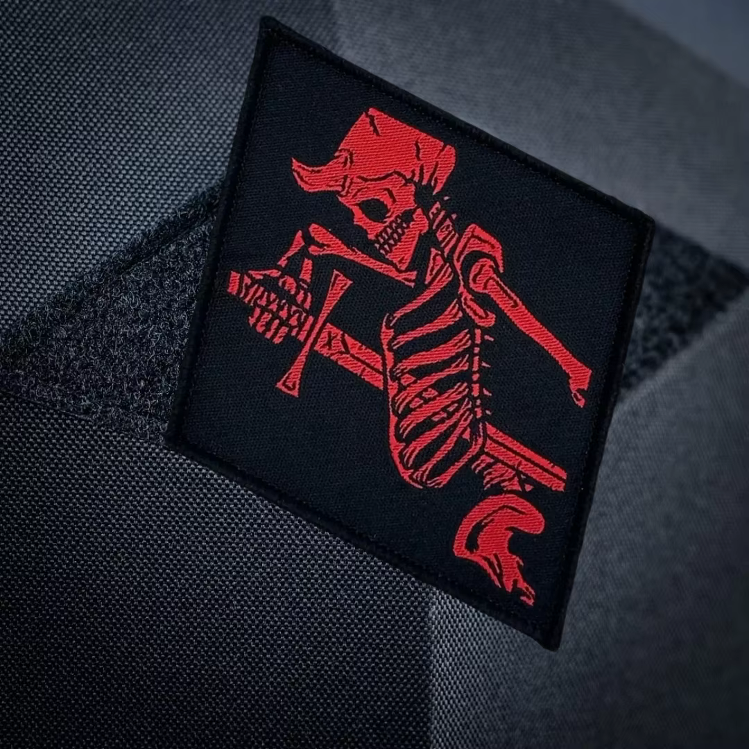 Task Force Doomer – Parche esqueleto rojo táctico con sistema MOLLE - imagen 3