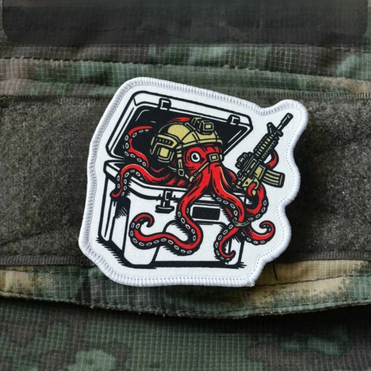 Parche táctico morale kraken - Bordado para casco y equipamiento MOLLE - imagen 3