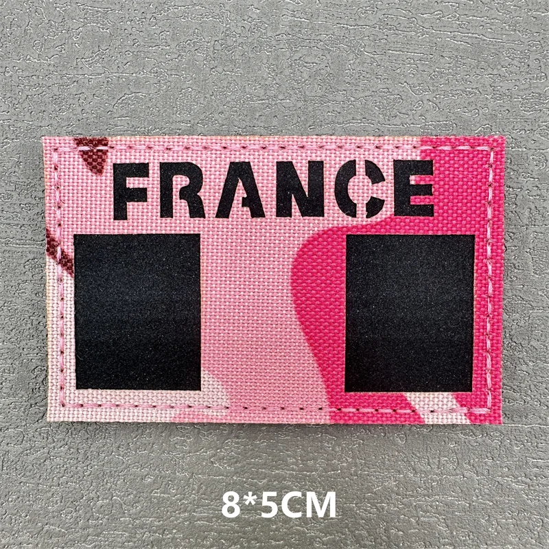Parche táctico reflectante IR rosa – Adhesivo MOLLE para chaleco o mochila - imagen 2