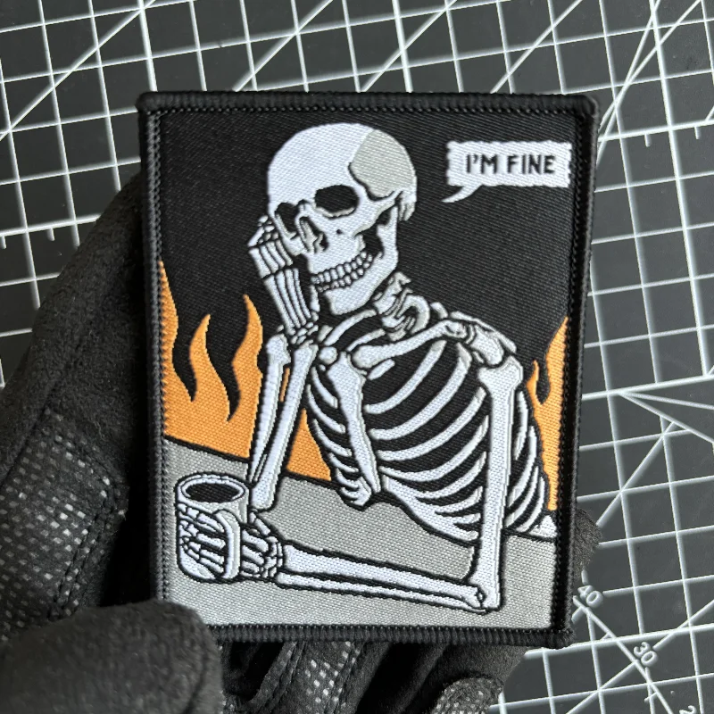 Parche táctico bordado calavera fina con velcro para mochila militar - imagen 4