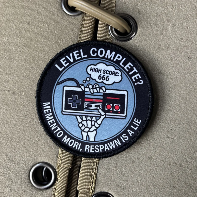 Parche táctico Memento Mori velcro – Insignia moral para equipo y mochila - imagen 3