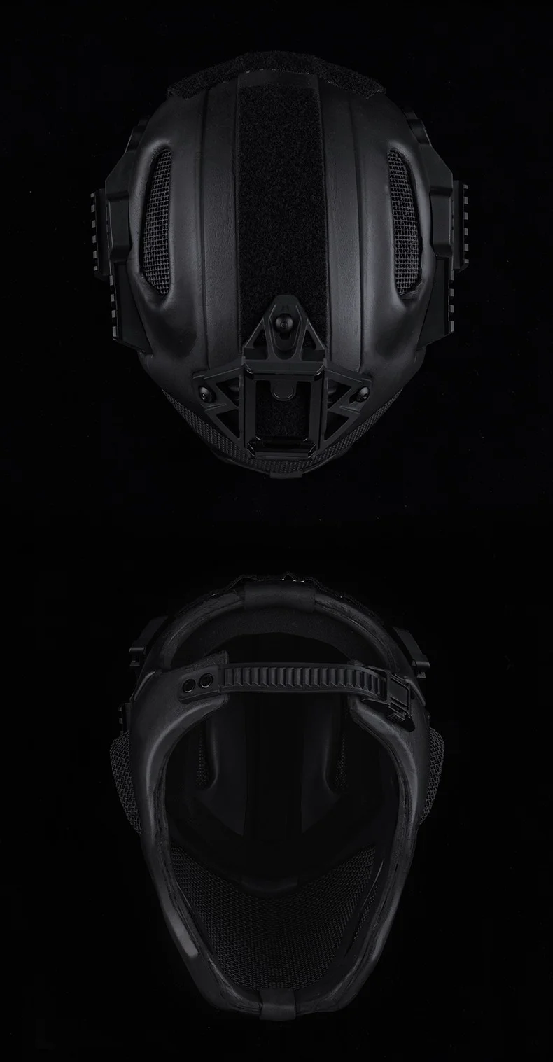 Casco con accesorios tácticos