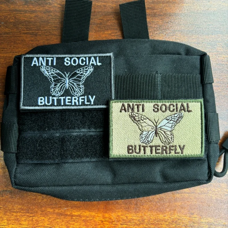 Parche mariposa antisocial 1