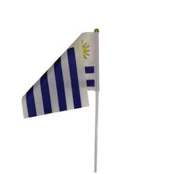 Bandera de Uruguay ondulada a mano para exterior
