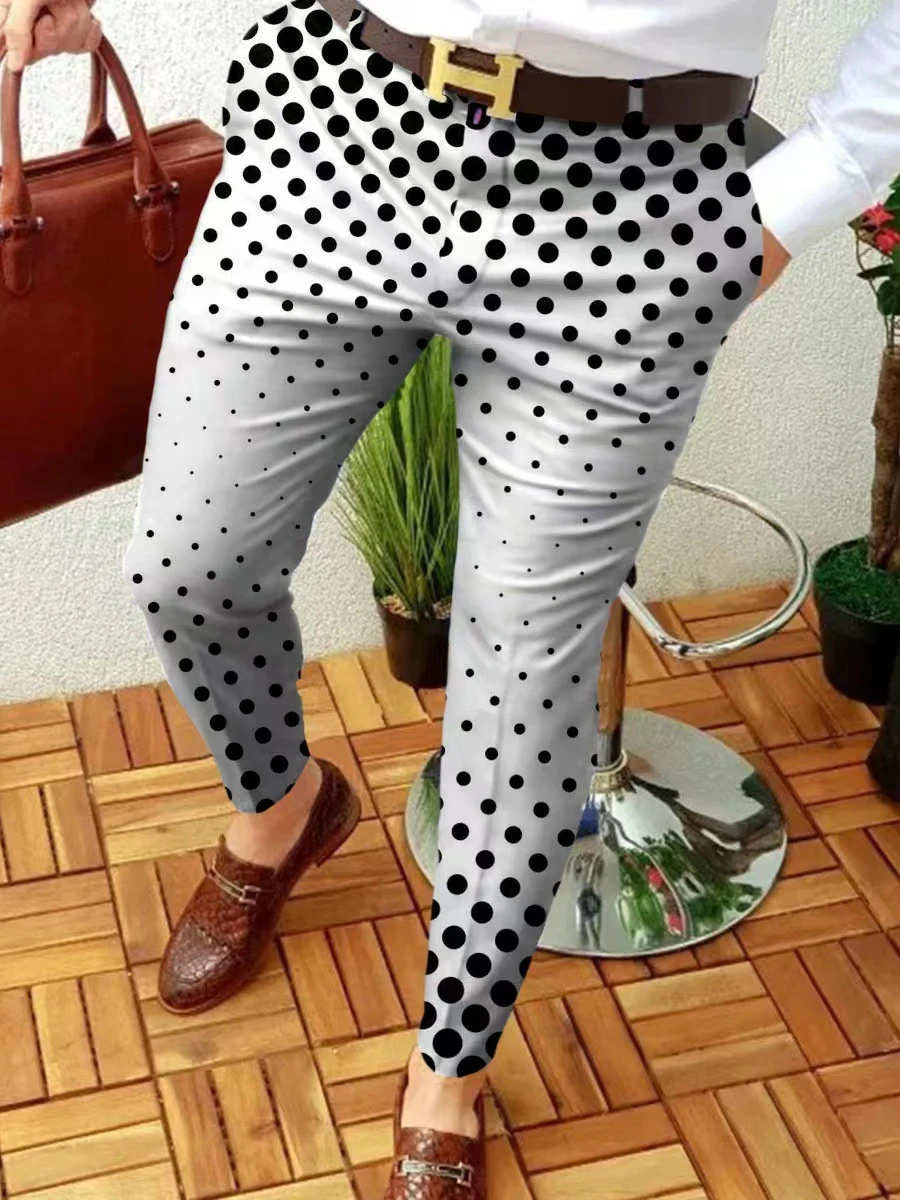 Pantalones a cuadros en tono clásico
