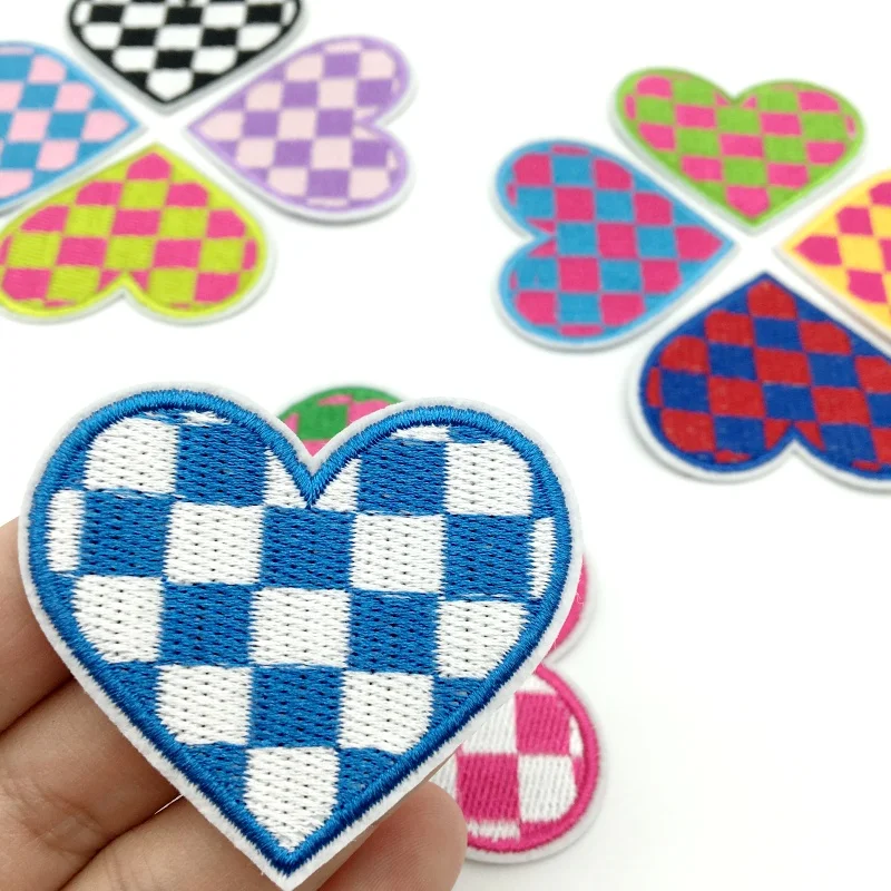 Parche bordado termoadhesivo corazón quadrics - imagen 5