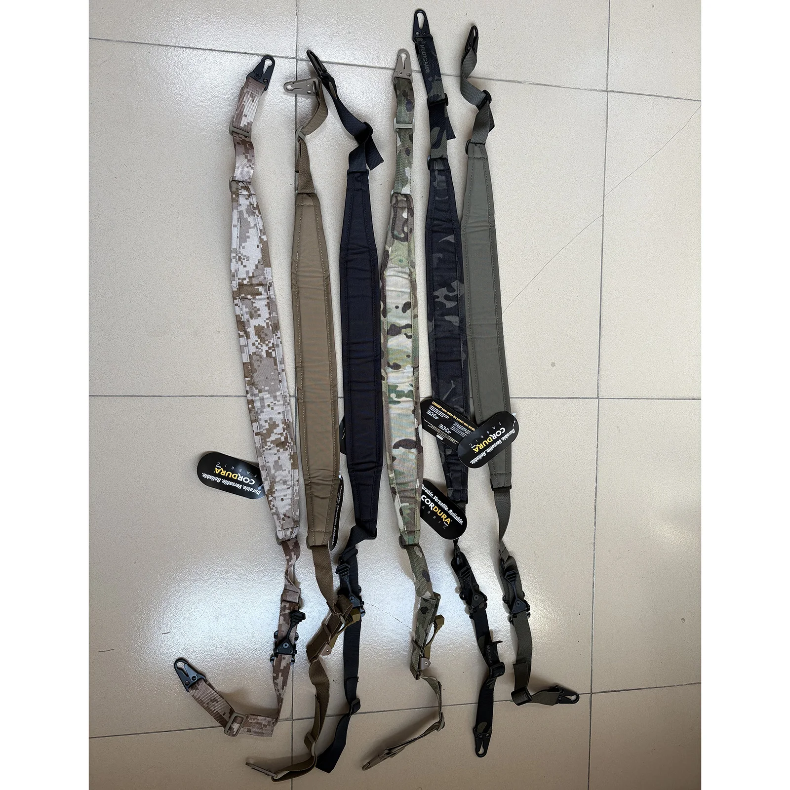 Correa táctica de hombro MOLLE con diseño láser multifunción