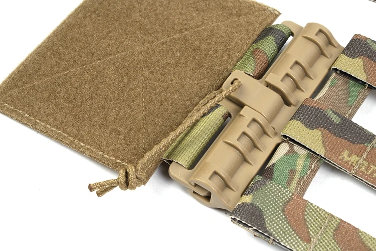 Detalle del sistema Molle y hebilla