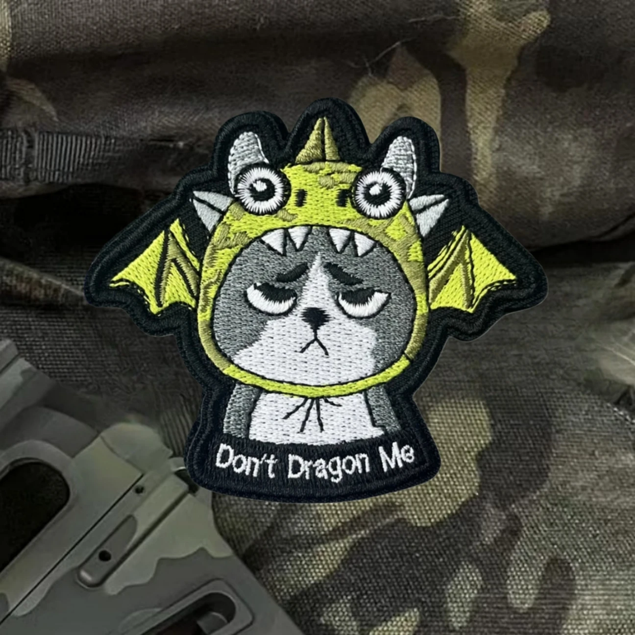 Parche moral táctico gato divertido con velcro para ropa y mochila - imagen 2