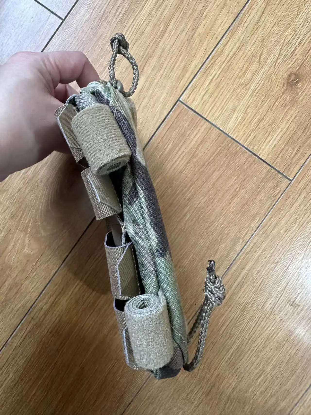 Chaleco puesto para uso exterior