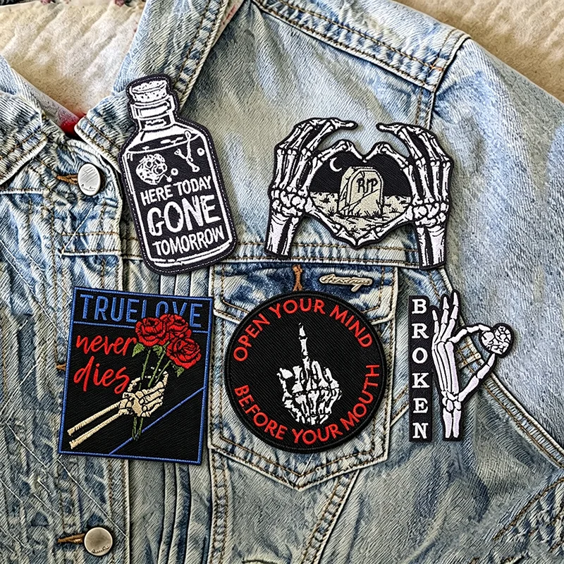 Parche bordado punk calavera y lápidas con corazones – Termoadhesivo - imagen 4