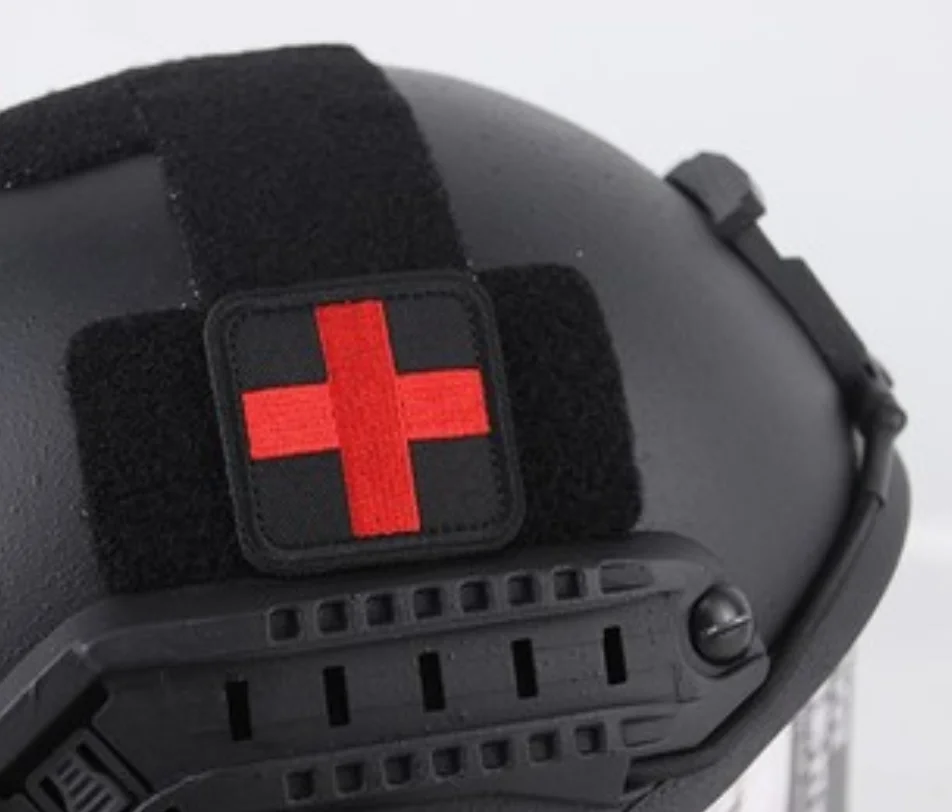Parche médico reflectante Cruz Roja – Insignia táctica FSB - imagen 2