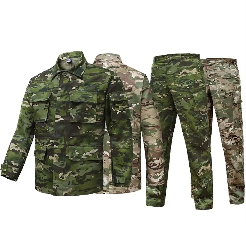 Chaqueta táctica detalle cierre y puños