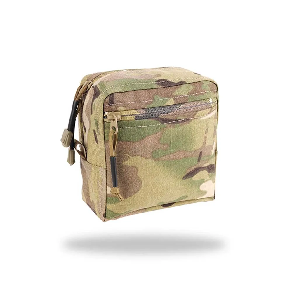 Bolsa táctica Molle 6x6x3 en uso