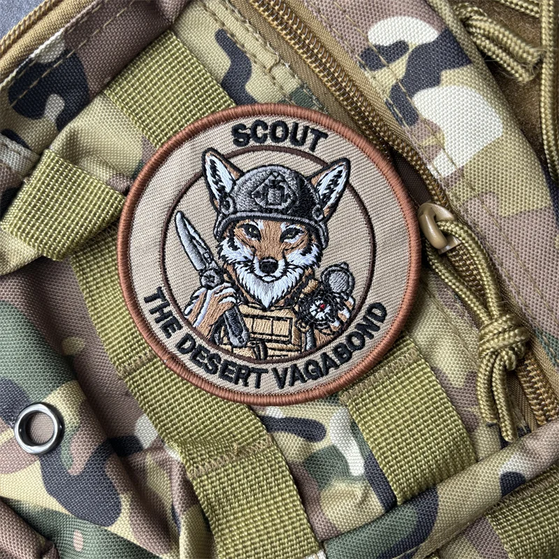 Parche táctico bordado lobo militar con velcro para mochila o ropa - imagen 4