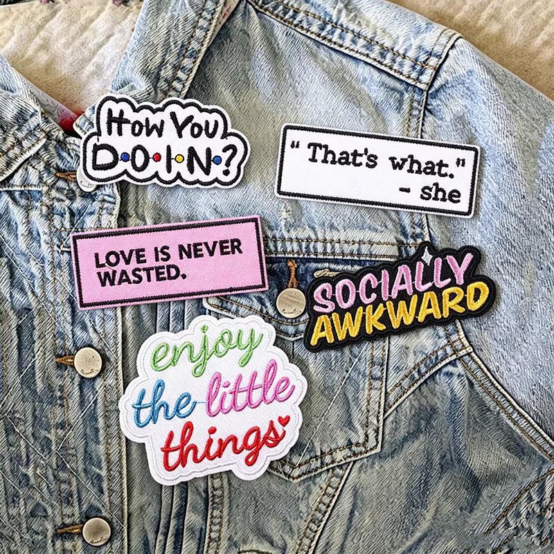 Parches termoadhesivos arcoíris inspiradores con frases de amor - imagen 2